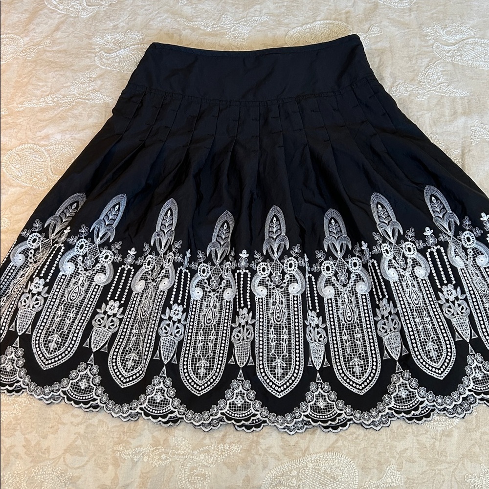 Fabulous Black Pleated Skirt with White Embroidered Detail and Scalloped Hem XS